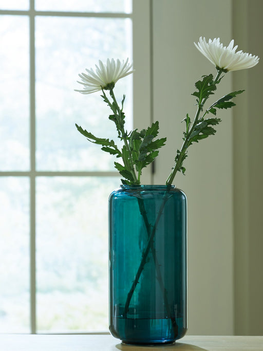 Inisland Vase -  Chapter 11 Furniture (Lewiston, Maine)