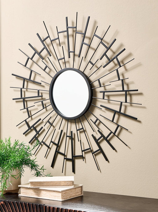 Garrenworth Accent Mirror -  Chapter 11 Furniture (Lewiston, Maine)