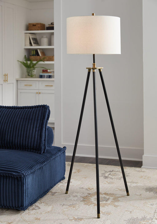 Cashner Floor Lamp -  Chapter 11 Furniture (Lewiston, Maine)