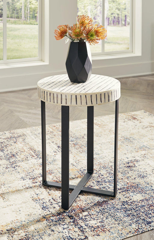Crewridge Accent Table -  Chapter 11 Furniture (Lewiston, Maine)