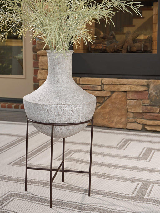 Estonbank Vase -  Chapter 11 Furniture (Lewiston, Maine)