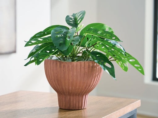 Orban Vase -  Chapter 11 Furniture (Lewiston, Maine)