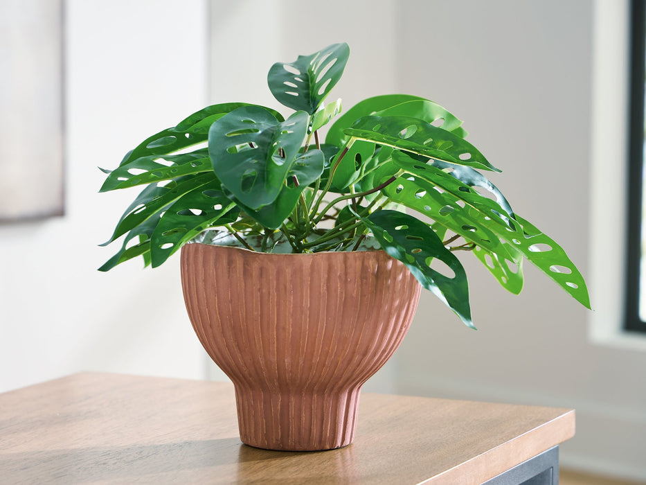 Orban Vase -  Chapter 11 Furniture (Lewiston, Maine)