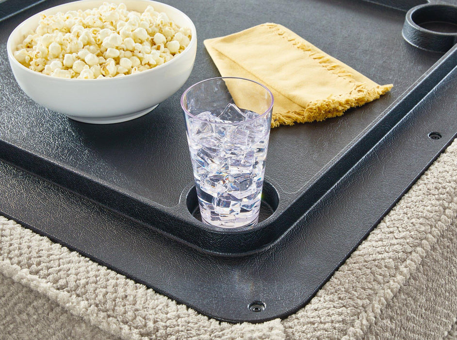 Calnita Living Rom Set -  Chapter 11 Furniture (Lewiston, Maine)